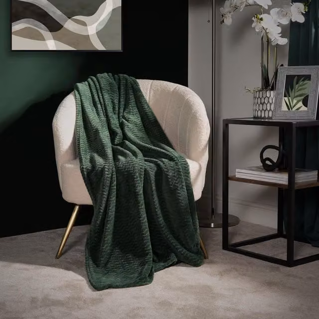 Dreamscene Chevron Fleece Throw Blanket in Green
