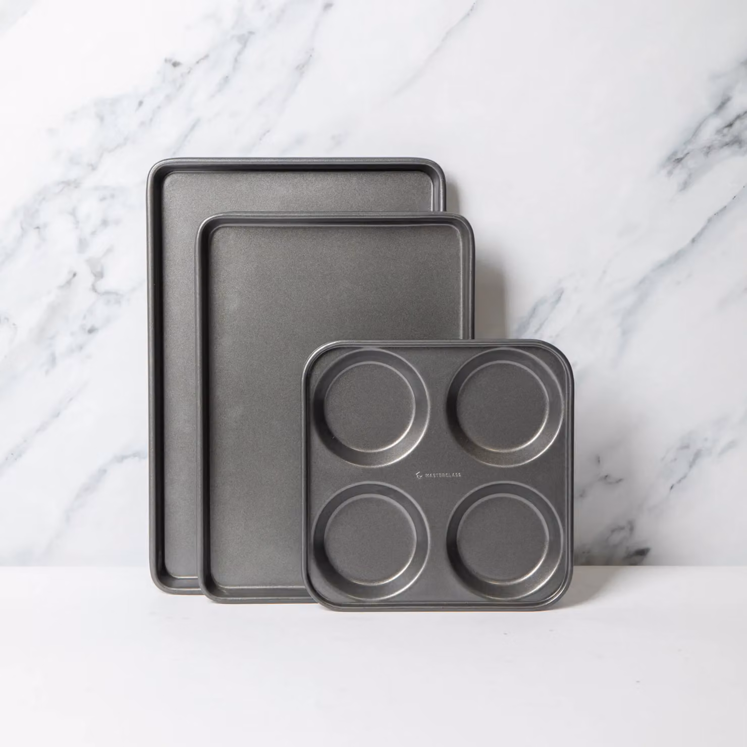 MasterClass 3-Piece Non-Stick Bakeware Set in Grey and Multicolour featuring 2x Baking Trays and a 4-Hole Yorkshire Pudding Pan – 2