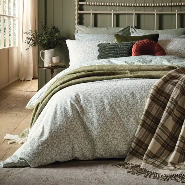 Laura Ashley Sweet Alyssum Floral Cotton Duvet Cover and Pillowcase Set in Green