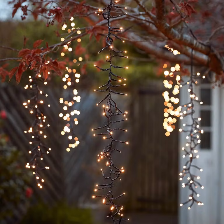Lights4fun Christmas Cascading Icicle Cluster String Lights with 480 Warm White LEDs