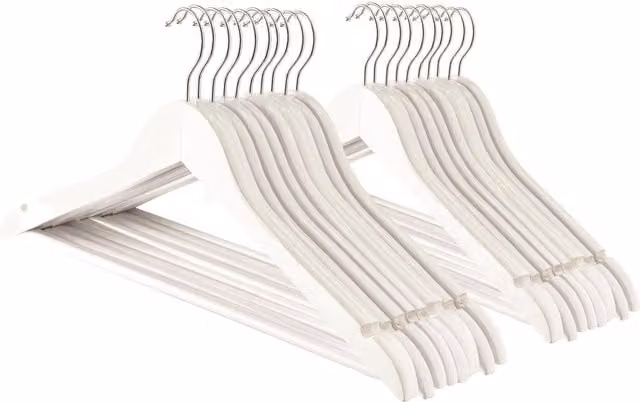 Harbour Housewares 20 Pack White Wooden Coat Hangers with 360 Degree Swivel Hook