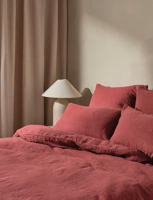 Bedfolk Pure Linen Relaxed Duvet Cover in Red