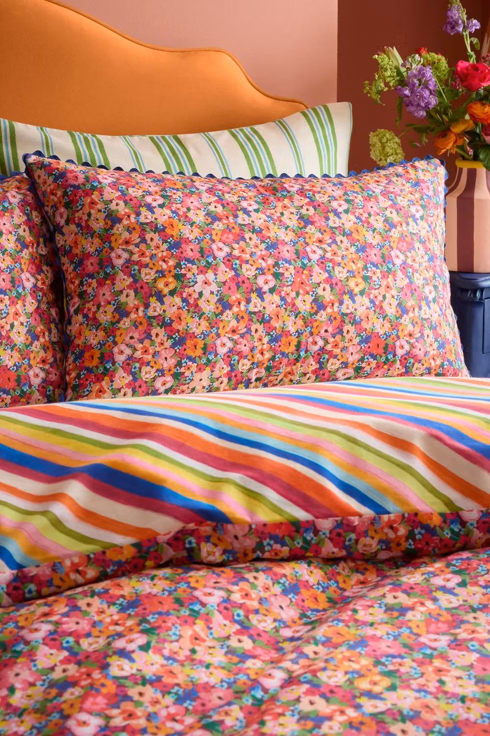 Sophie Robinson Darling Ditsy Reversible Floral 100% Cotton Duvet Cover Set, Pink, Yellow and Multicolour, W: 200 cm x H: 200 cm – 2