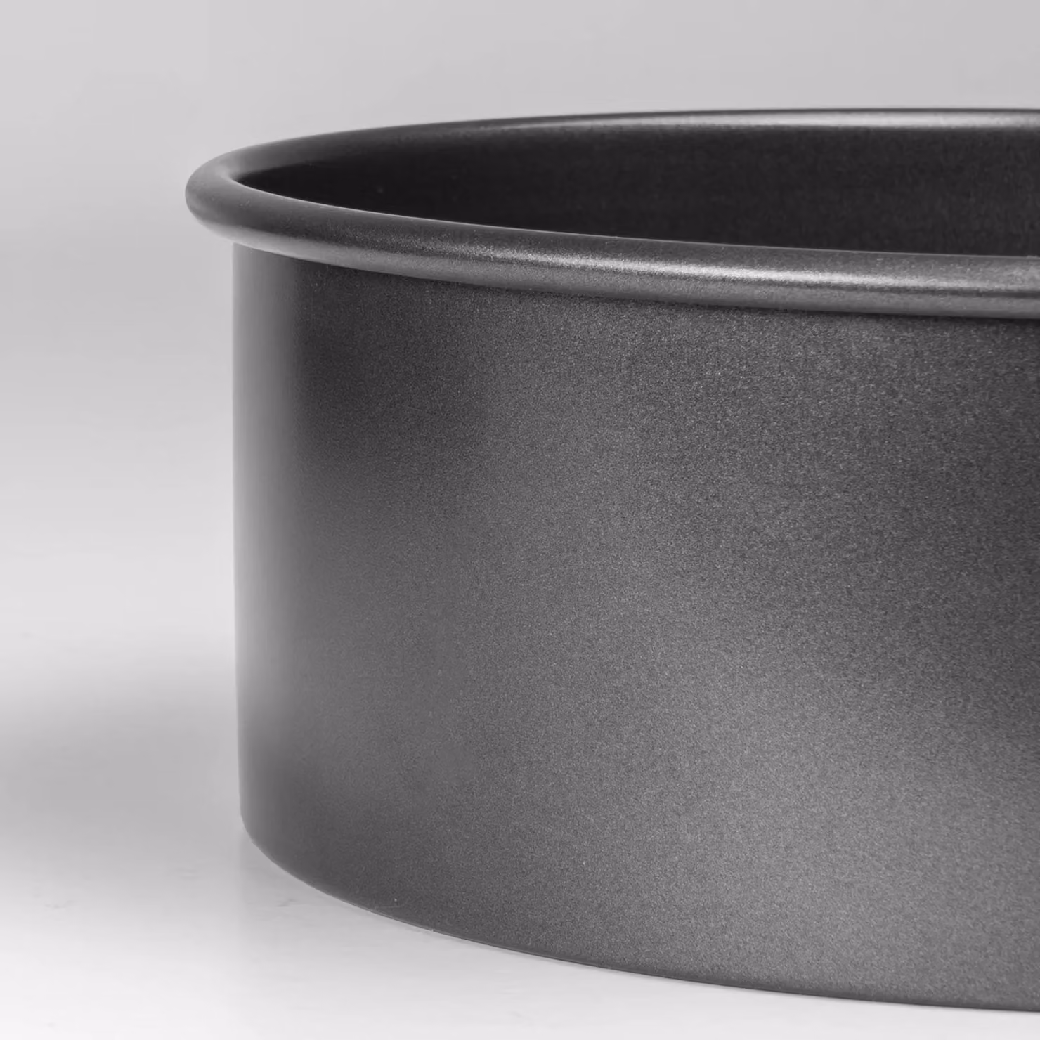 Prochef 8 inch Round Non-Stick Carbon Steel Cake Tin with Loose Base in Black – 2
