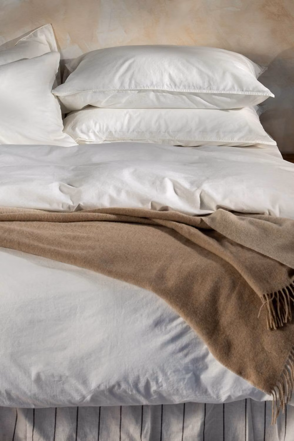 Soak&Sleep White Stonewashed Cotton Super King Fitted Sheet, W/D/H: 200 x 200 x 30 cm