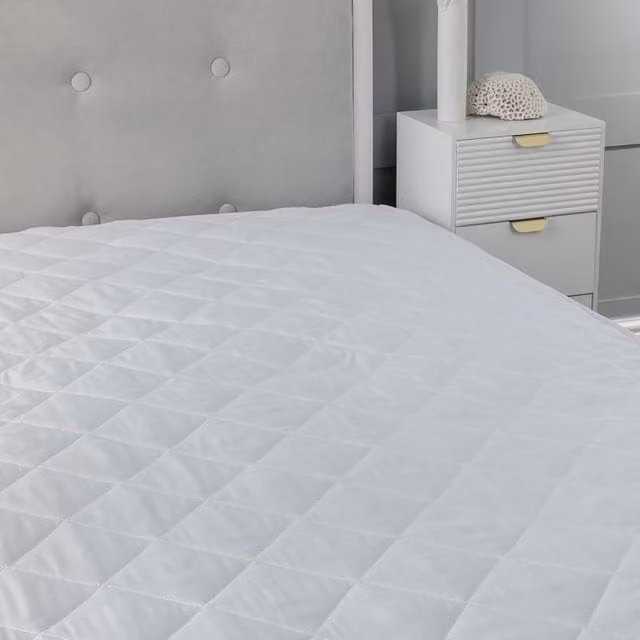 Snug City White Waterproof Quilted Microfibre Mattress Protector, Single, W/D/H: 90 x 190 x 30.48 cm – 1