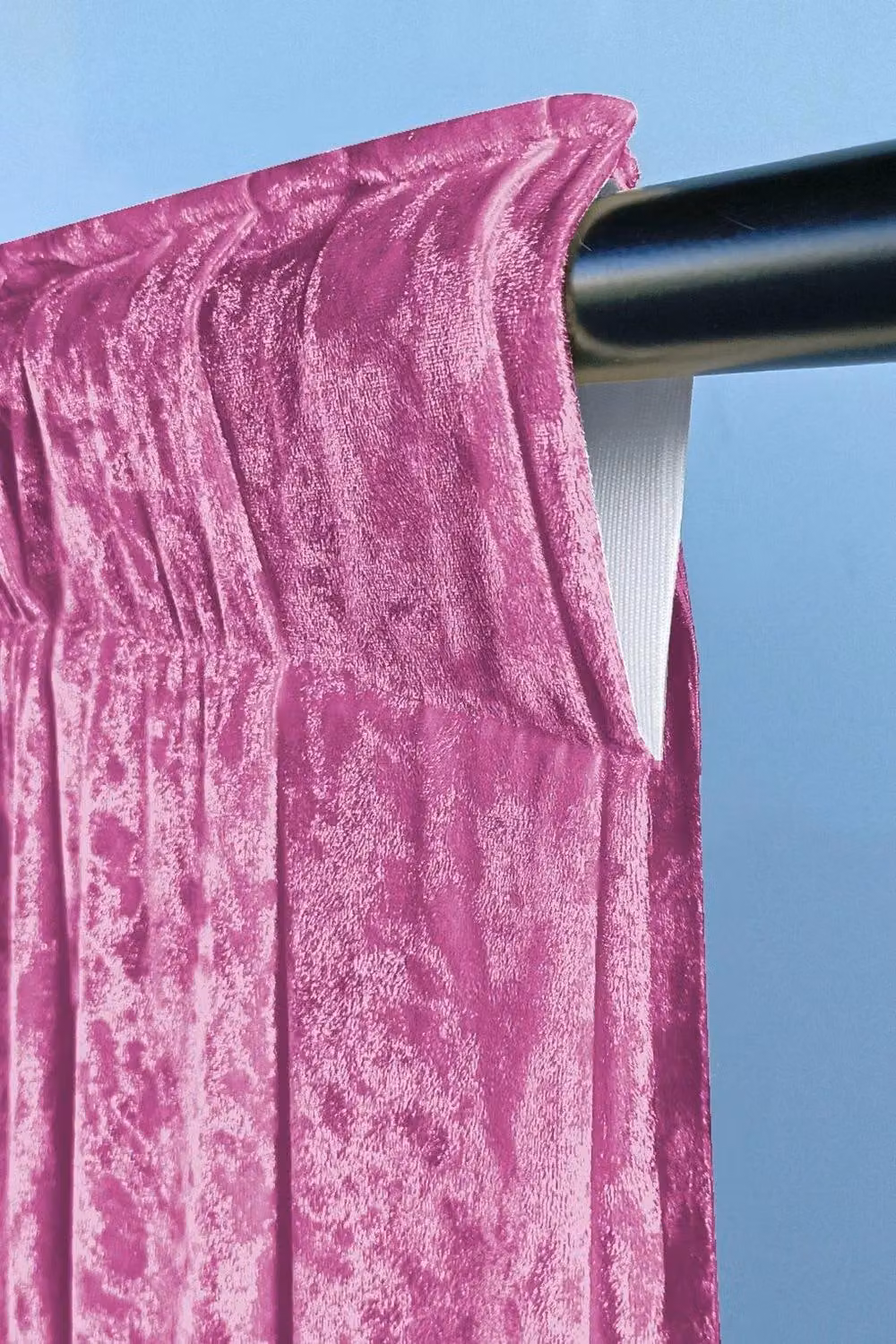 Neel Blue Velvet Backdrop in Pink, W: 4 m, H: 1 m