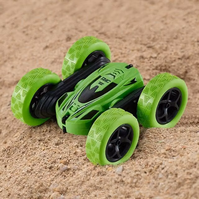 Komore 2.4G RC Stunt Car Toy in Green