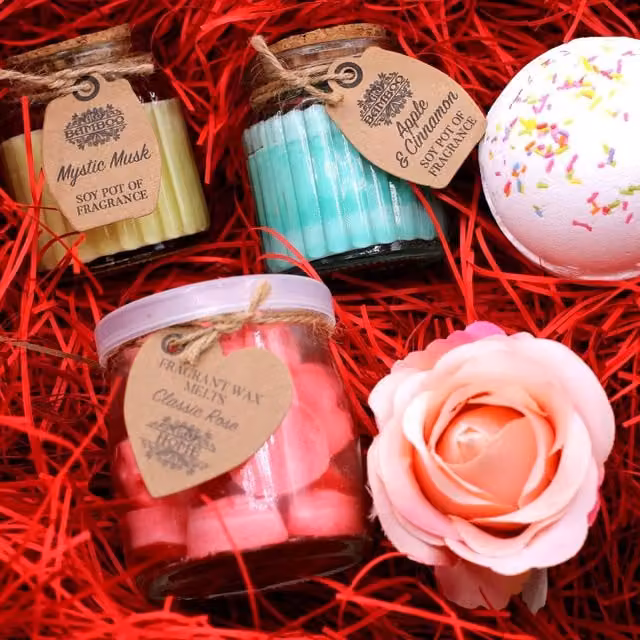 KDMK Red Shredded Paper Gift Packaging Decor Filler
