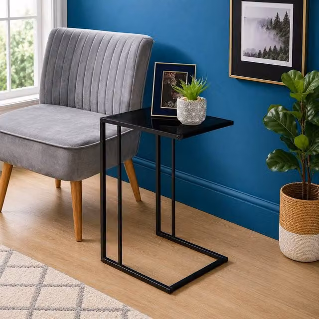 SPOT ON DEALZ C-Shaped Side Table with Black Tempered Glass Top and Black Metal Frame, W/D/H: 59 x 40 x 30 cm – 1