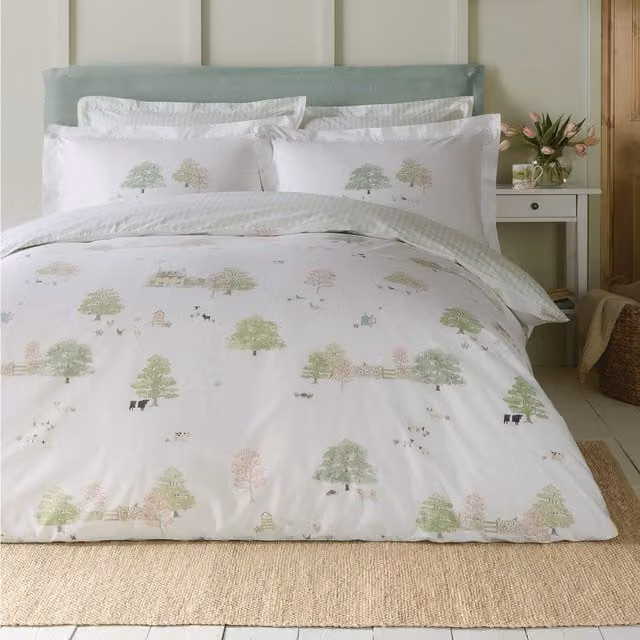 Sophie Allport Spring Cottage Floral Cotton Duvet Cover Bedding Set in Green and White