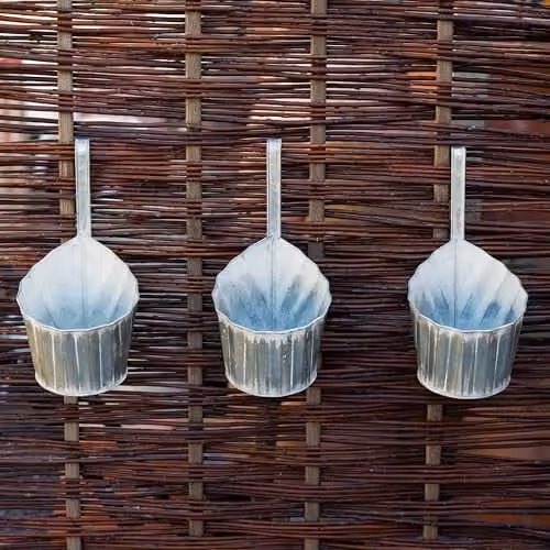 Primrose Set of 3 Rustic Metal Hanging Round Decorative Planters in Silver and White, Diameter: 17 cm