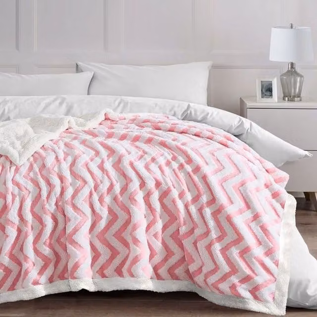 Velosso Pink Jacquard Chevron Throw Blanket, W/D/H: 100 x 150 cm