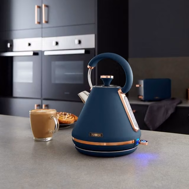 Tower Cavaletto 1.7 l 3kW Kettle in Blue and Gold with Limescale Filter