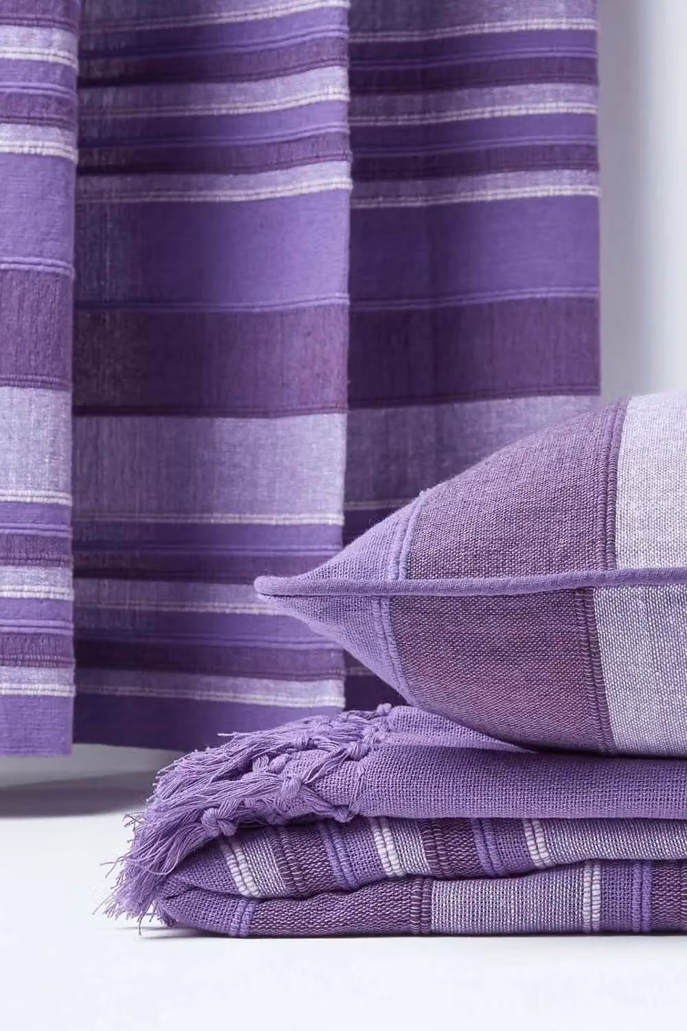 Homescapes Morocco Striped Cotton Cushion Cover in Purple and Pink, W/D/H: 45 x 45 x 45 cm – 2