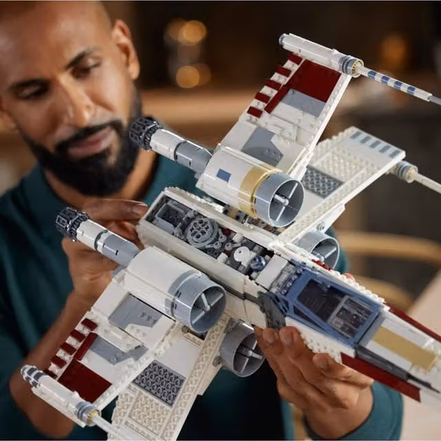 LEGO Star Wars UCS White Standard Bricks Creative Set with Characters and Vehicles