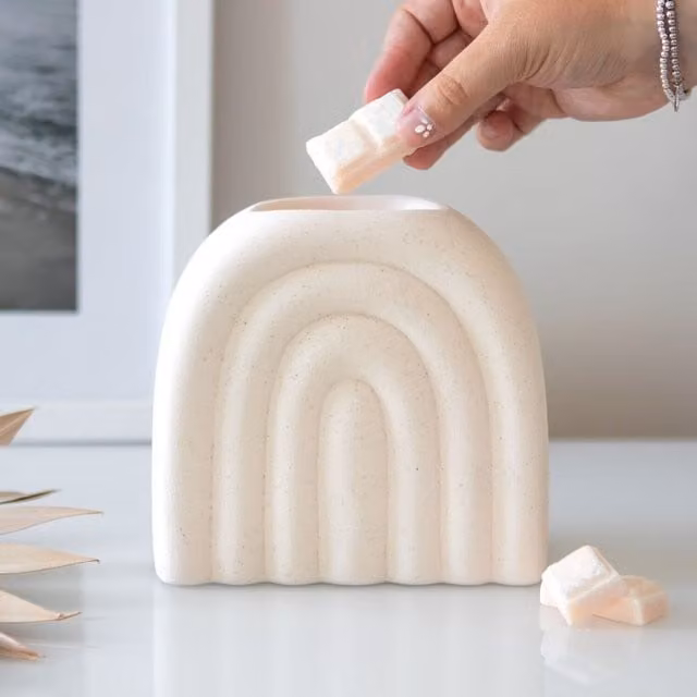 Kingsbury Gifts Large Cream Speckle Arch Ceramic Wax and Oil Burner in Beige and White