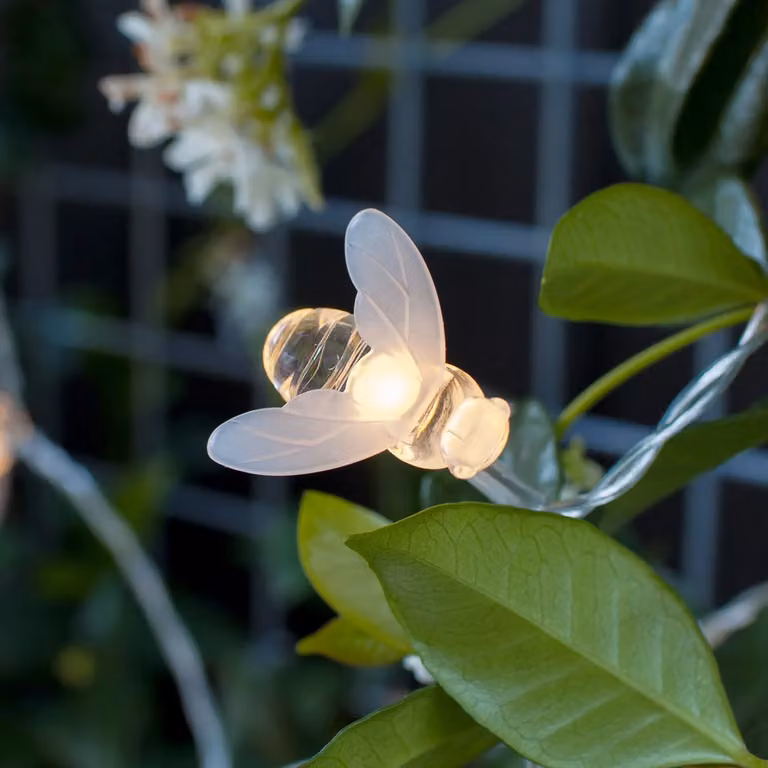 Lights4fun 20 LED Honey Bee Solar Powered Outdoor IP44 Waterproof Garden String Fairy Lights, White