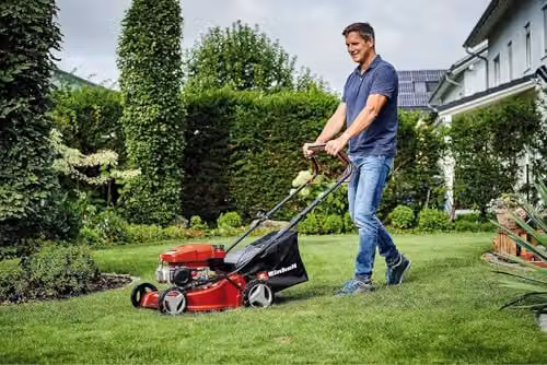 Einhell Self-Propelled Petrol Lawn Mower in Red and Black with 40 cm Cutting Width and Collection Bag – 2