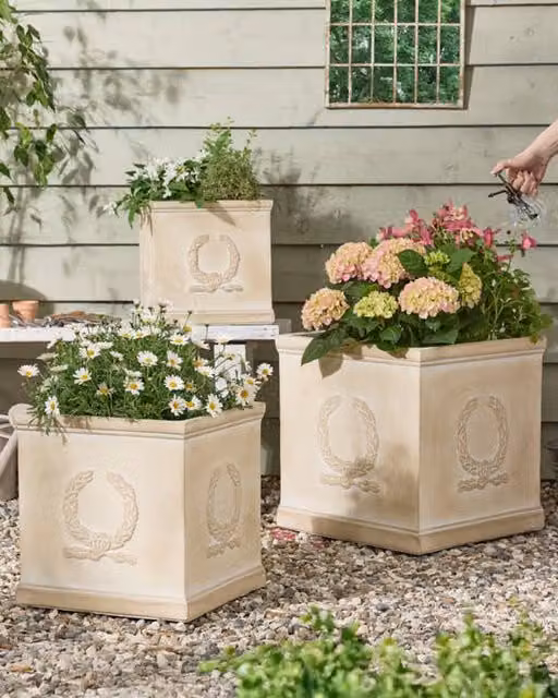 Dibor Set of 3 Beige Fibreclay Garden Planters – 1