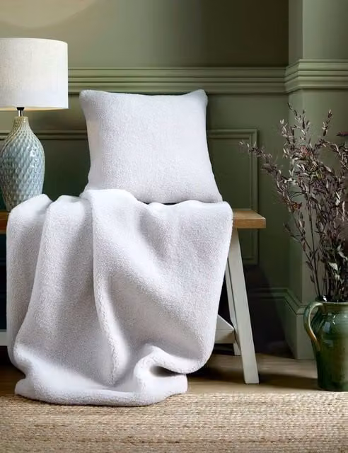 Laura Ashley Coleford White Faux Sheepskin Fluffy Throw