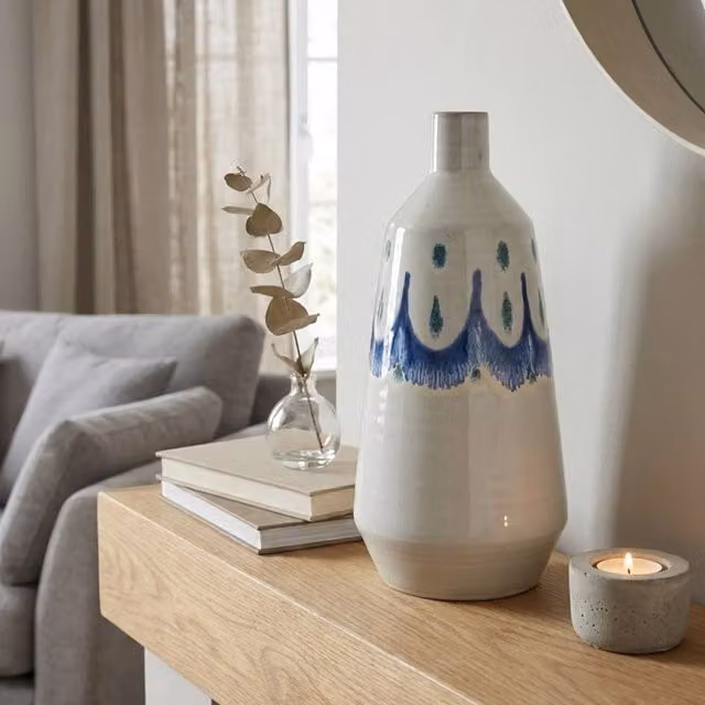 Garden Greatness Coastal Wave Ceramic Tabletop Vase in Brown, White and Multicolour, Height: 33 cm