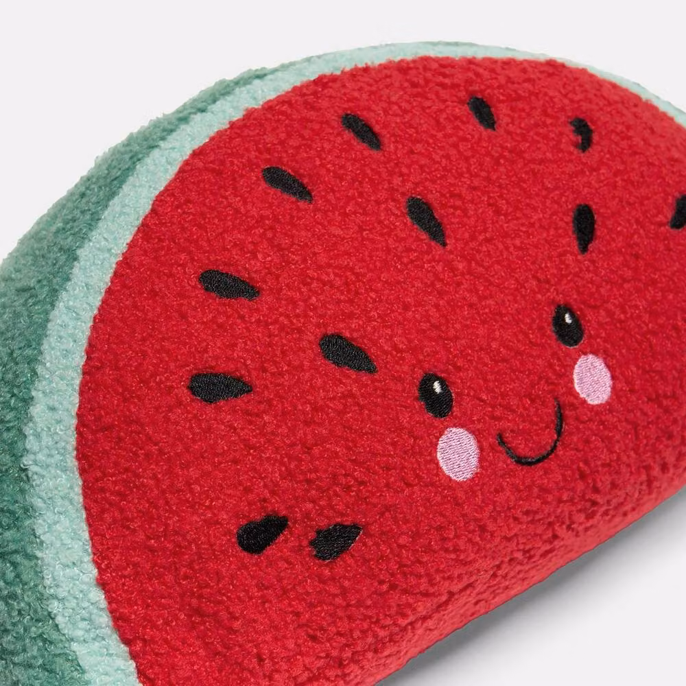 OHS Red and Green Bouclé Heart Shaped Decorative Scatter Cushion – 5