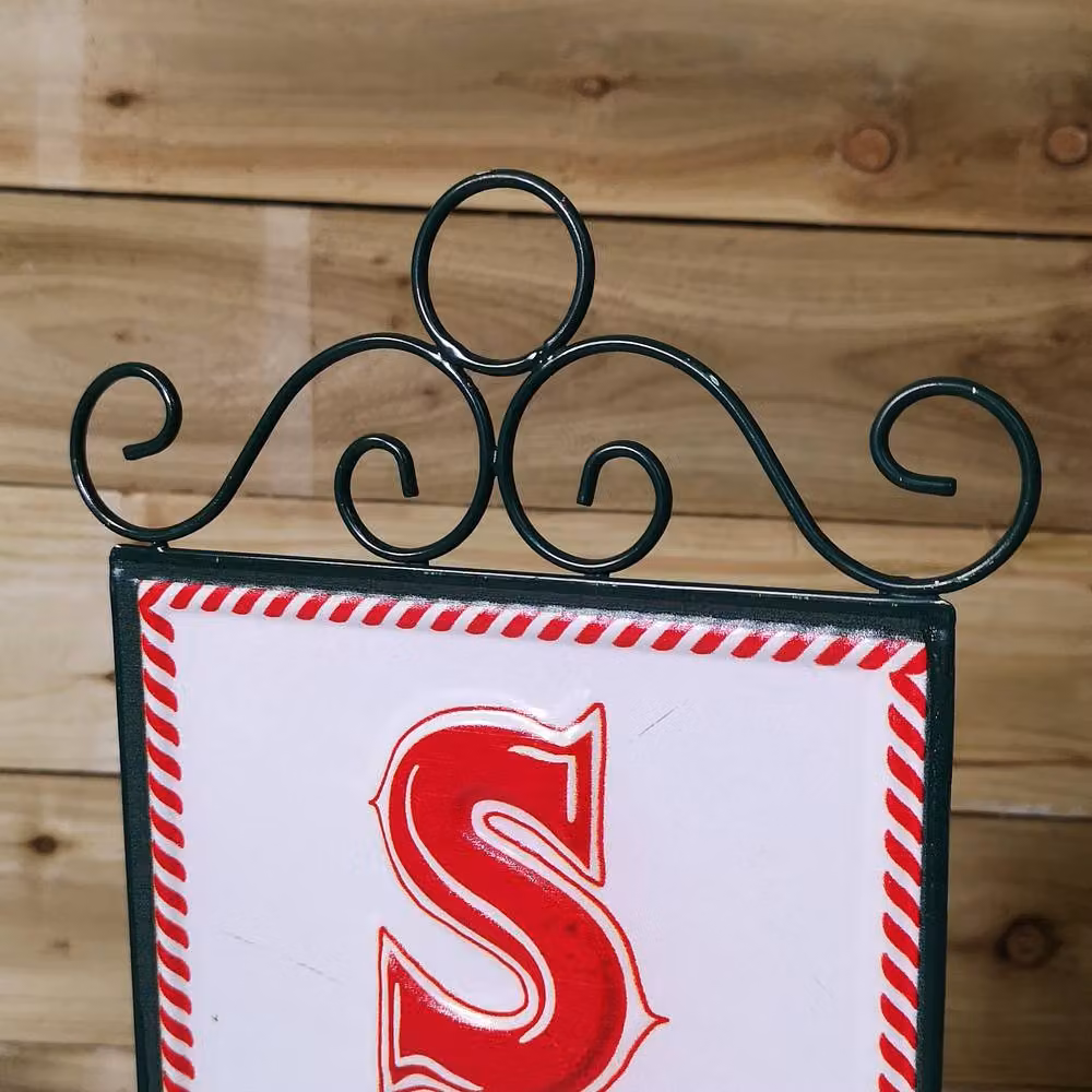 Samuel Alexander Red, White and Green Santa Stop Here Metal Christmas Tabletop Sign, Height: 86 cm – 3