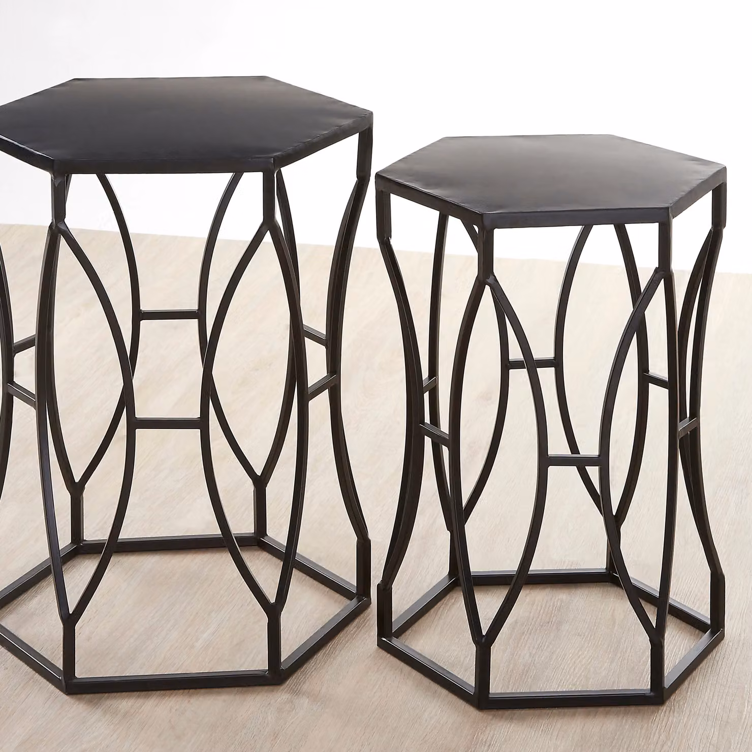 Orsina Set of 2 Black Matt Metal Geometric Nesting Side Tables – 2