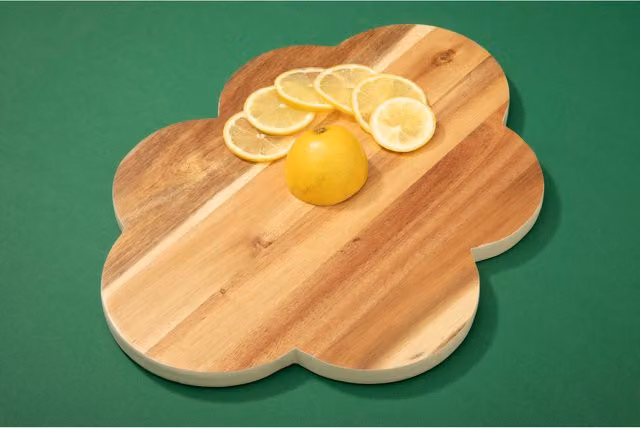 Orsina Small Cloud Wood Chopping Board in Brown – 1