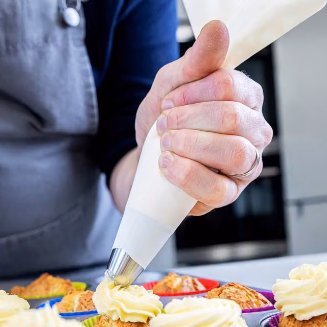 MasterClass White Cotton Icing and Food Piping Bag, 30 cm