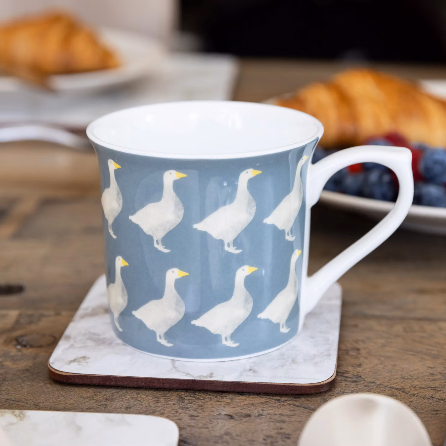 KitchenCraft Set of 4 Blue Fluted China Geese Mugs in Bone China – 3