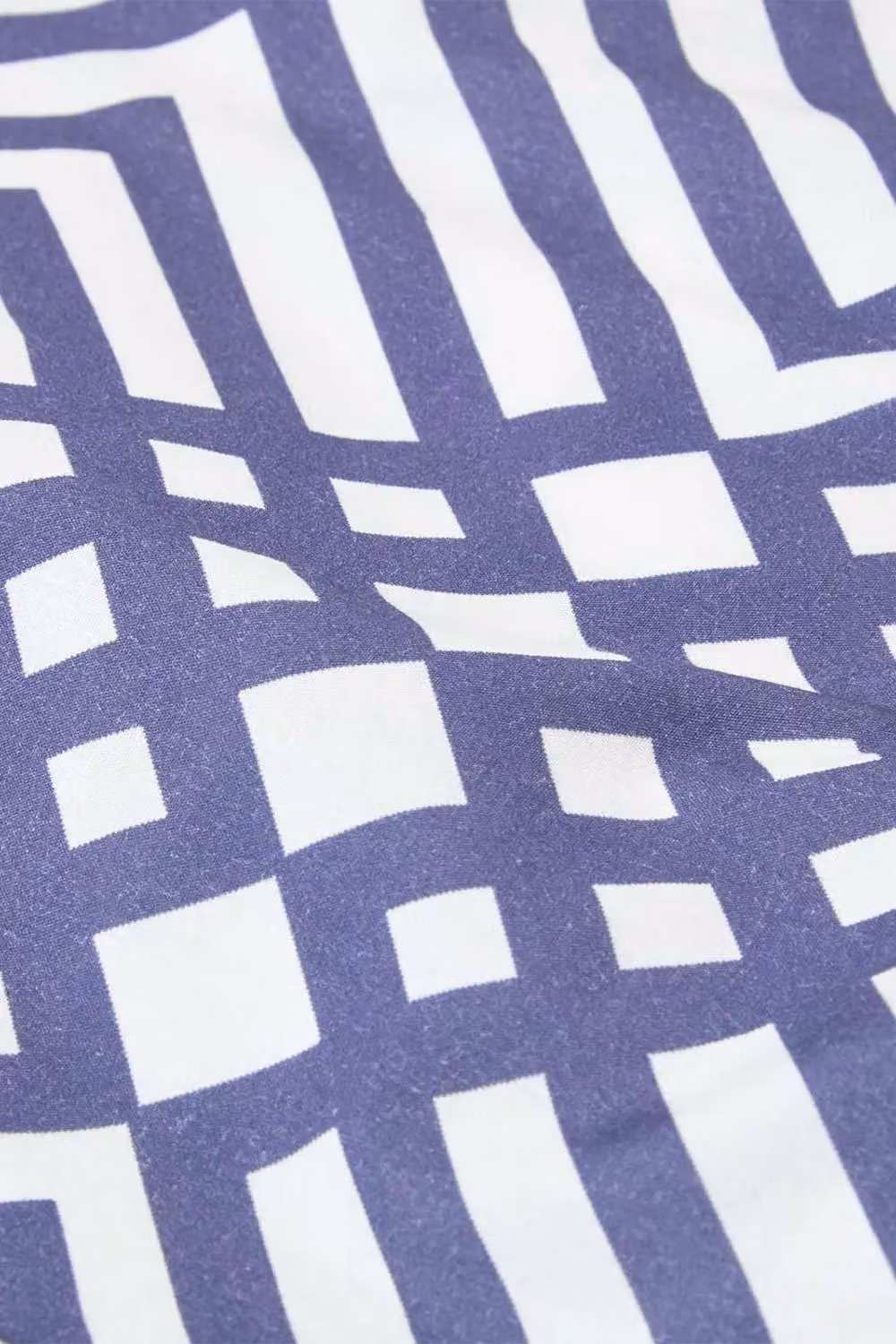 Homescapes Geometric Cotton Percale Duvet Cover and Pillowcase Set in Blue and White, W/D/H: 180 x 200 cm – 2