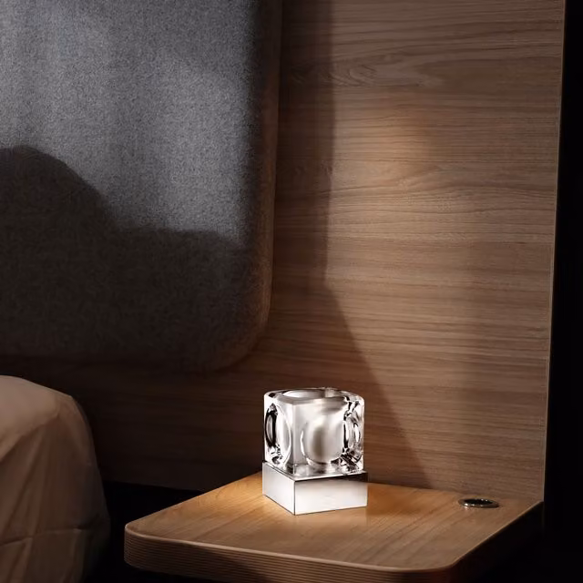 Lighting Collection Ice Cube Dimmable Touch Table Lamp in Silver and Chrome – 2