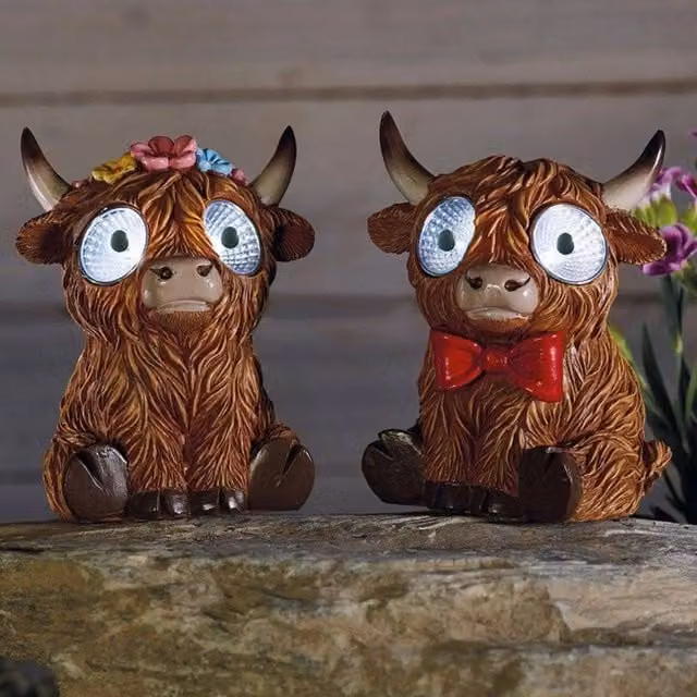 Marco Paul Solar Highland Cow Garden Ornaments, 2 Pack, Brown Resin – 1