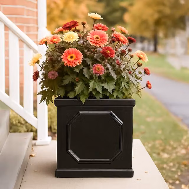 Set of 2 Idealist Chelsea Square Garden Planters, Faux Lead Flower Boxes in Grey and Black