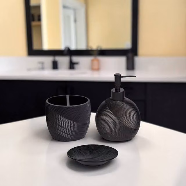 Showerdrape Ripple Textured 3 Piece Freestanding Bathroom Accessory Set in Black and White – 1