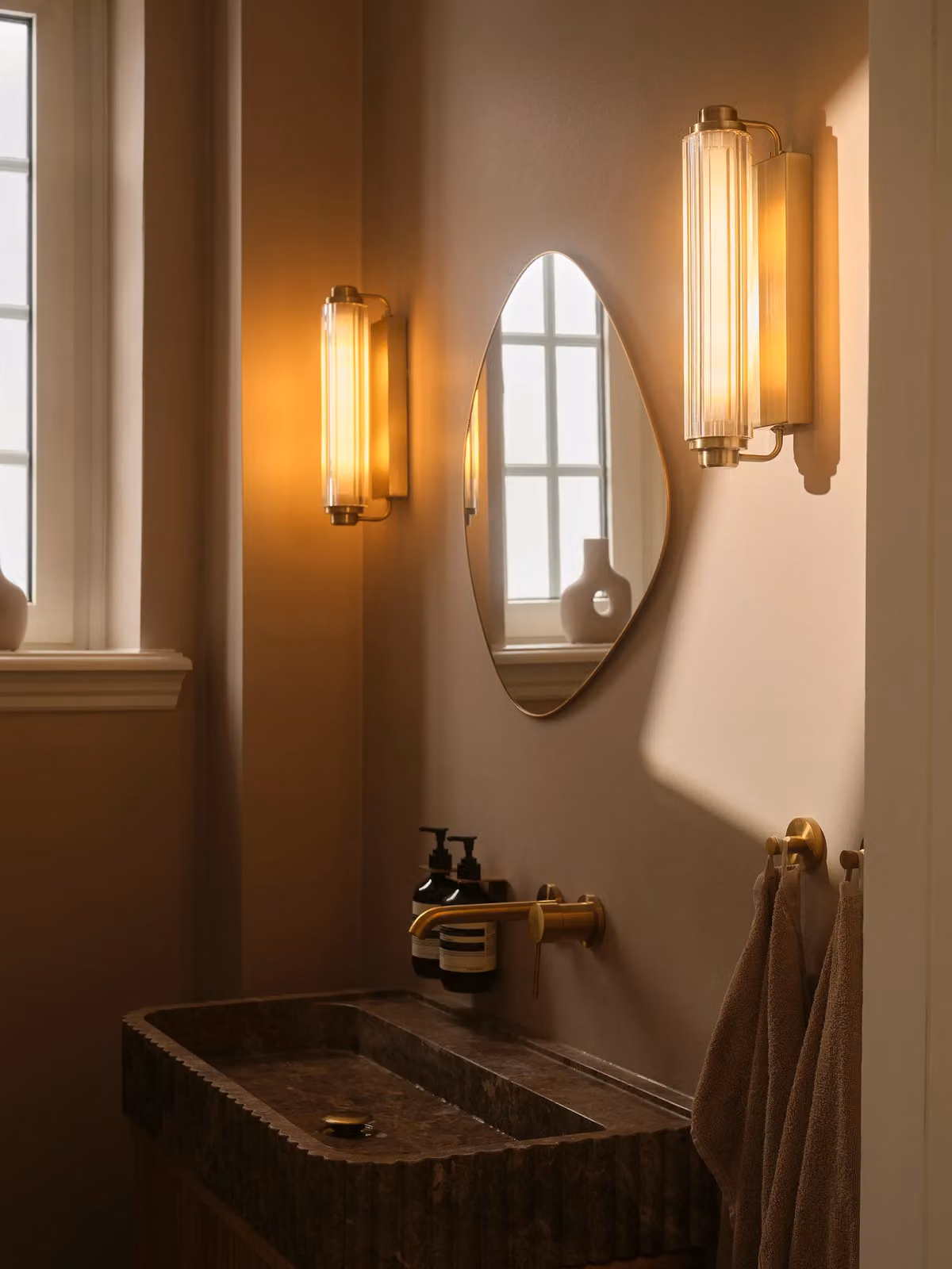 Nordlux Nimal Art Deco Wall Light in Gold and White, E14, IP44, Brass and Plastic – 3