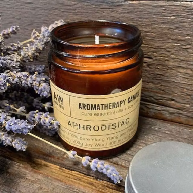 KDMK Aphrodisiac Aromatherapy Tabletop Candle in White, 40 g
