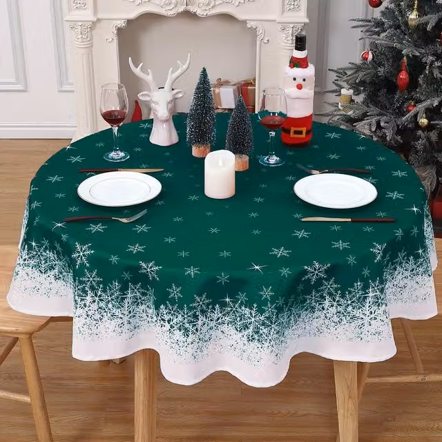 London Boutique Snowflake Christmas Round Tablecloth in Green and White, Diameter: 152.4 cm