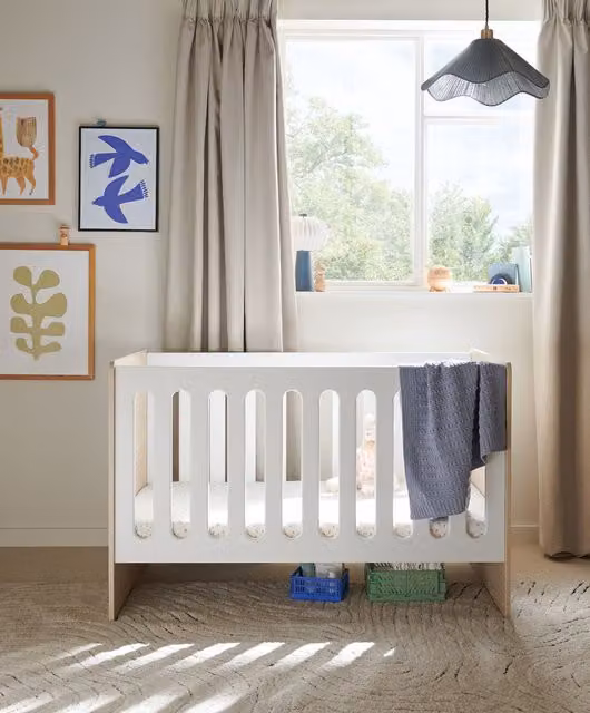 Mamas & Papas Vyne Cot in White and Oak