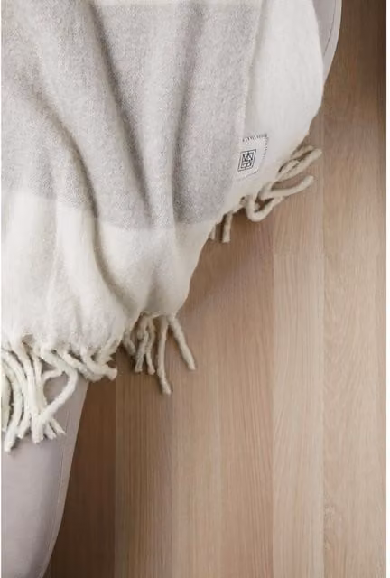 Vinga Saletto Beige Wool Blend Fluffy Blanket with Fringes, W/D/H: 170 x 130 x 130 cm