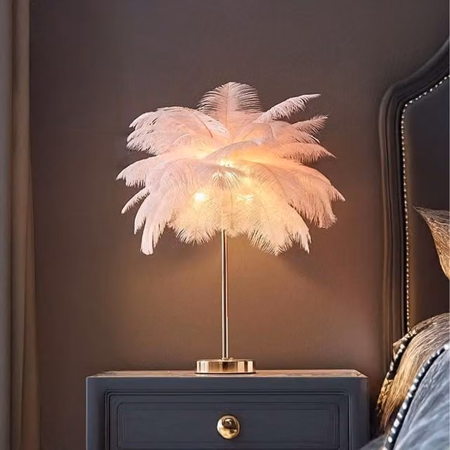 Komore Pink Coconut Tree-Shaped Feather Table Lamp with Gold/Brass Metal Base