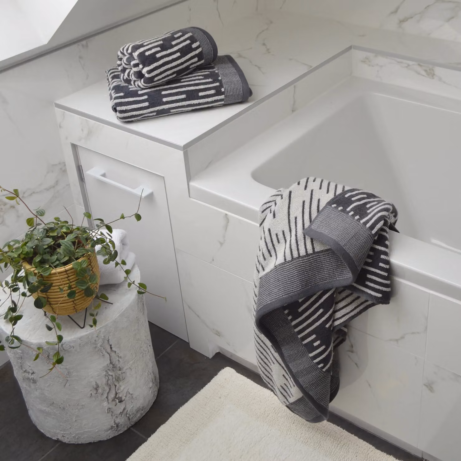 Allure Bath Fashions Pack of 2 Barcode Stripe Hand Towels in Grey, 100% Cotton, W: 50 cm, H: 85 cm – 6