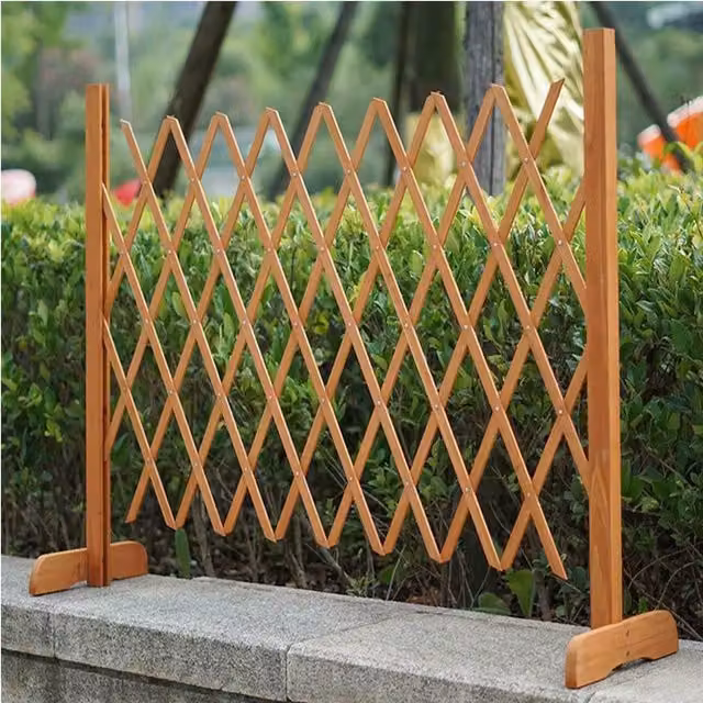 Gr8 Garden Expanding Wood Freestanding Garden Screen in Brown – 2