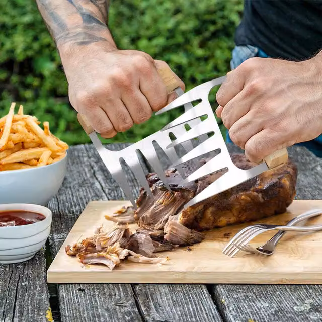 Joeji's Kitchen Stainless Steel Bear Claws Meat Shredder in Silver – 1
