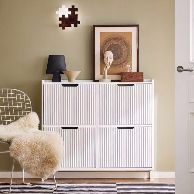 SoBuy Slim White Matt Flip-Door Shoe Cabinet with Tilting Compartments and Internal Shelves – 1
