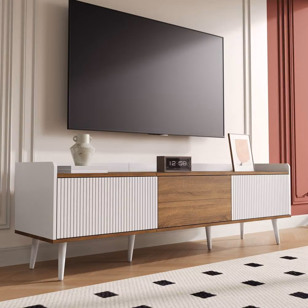 ModernLuxe White TV Cabinet Lowboard with 3 Doors and Media Storage, W/D/H: 126.0 x 39.0 x 39.0 cm – 2