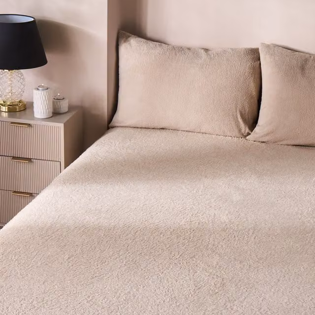 Brentfords Teddy Fleece Thermal Fitted Bed Sheet in Brown, 200 x 200 cm – 2