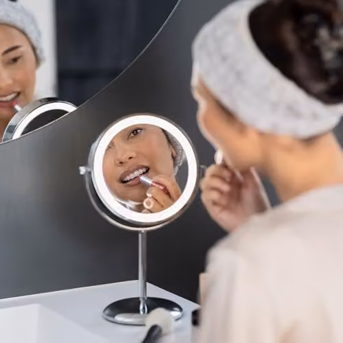 medisana CM 844 LED Makeup Mirror in Silver with 7X Magnification, Dimmable Touch Switch and Rechargeable Battery – 2